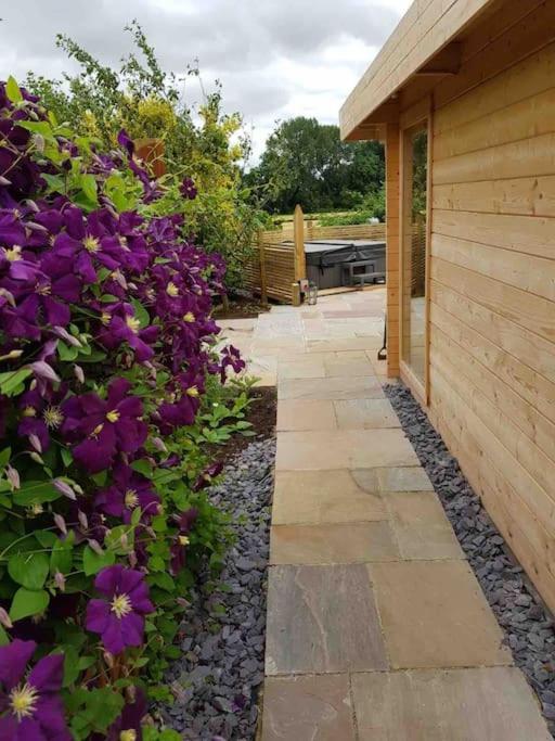 奇彭纳姆Moors Wood Relaxing ,Tranquil Retreat With Hot Tub别墅 外观 照片