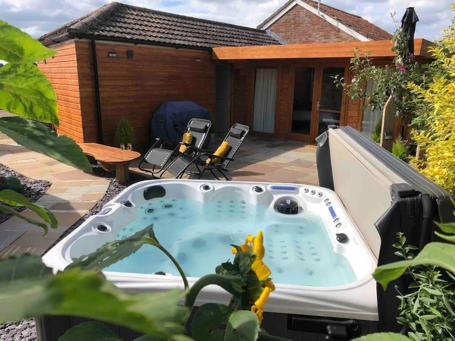 奇彭纳姆Moors Wood Relaxing ,Tranquil Retreat With Hot Tub别墅 外观 照片