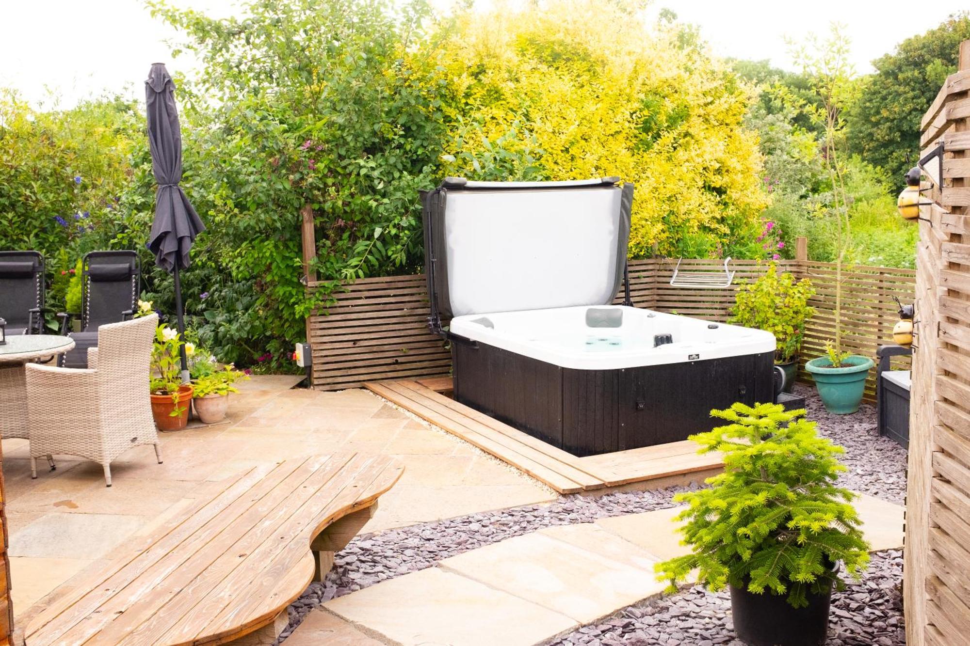 奇彭纳姆Moors Wood Relaxing ,Tranquil Retreat With Hot Tub别墅 外观 照片