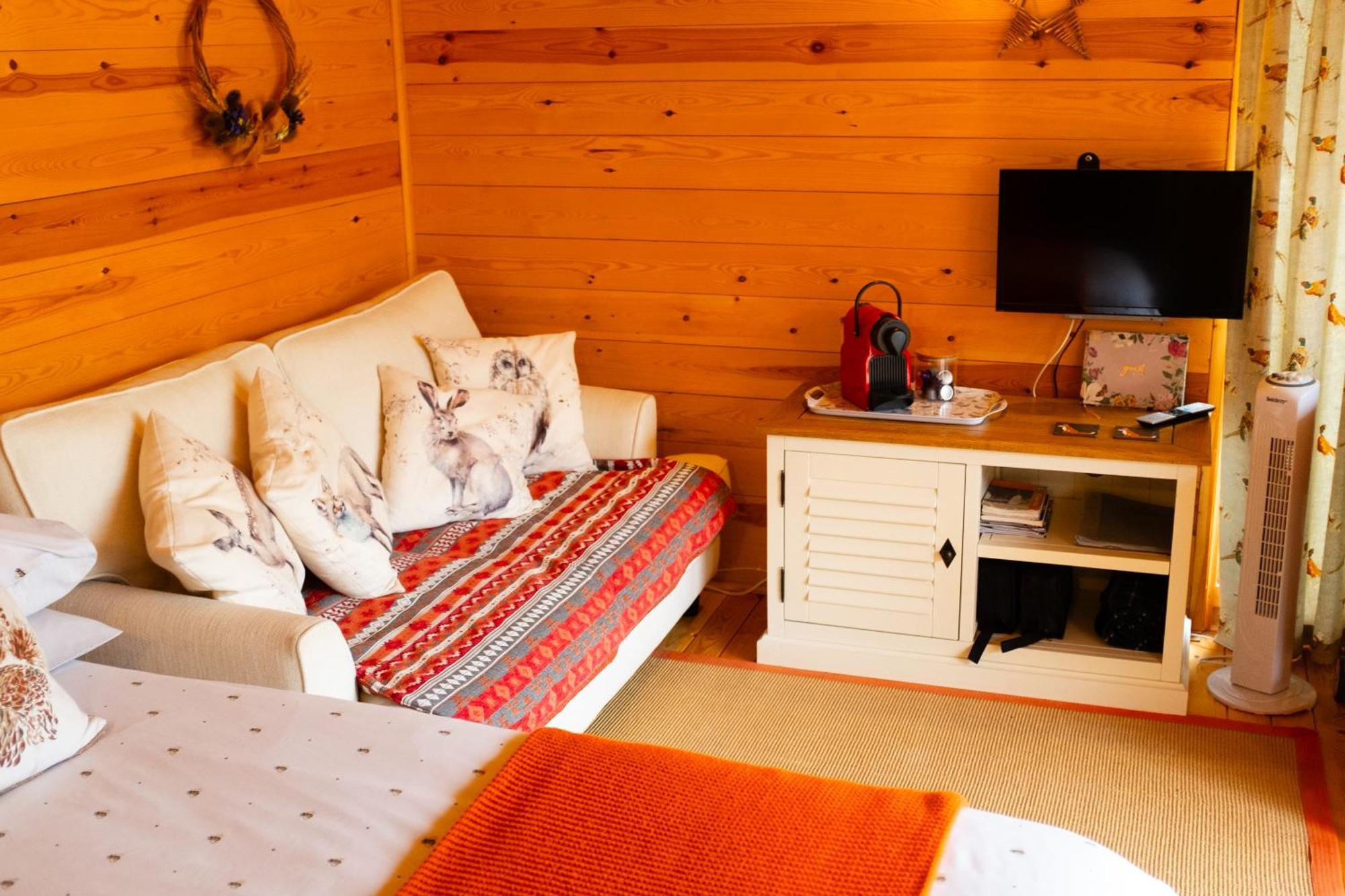 奇彭纳姆Moors Wood Relaxing ,Tranquil Retreat With Hot Tub别墅 外观 照片