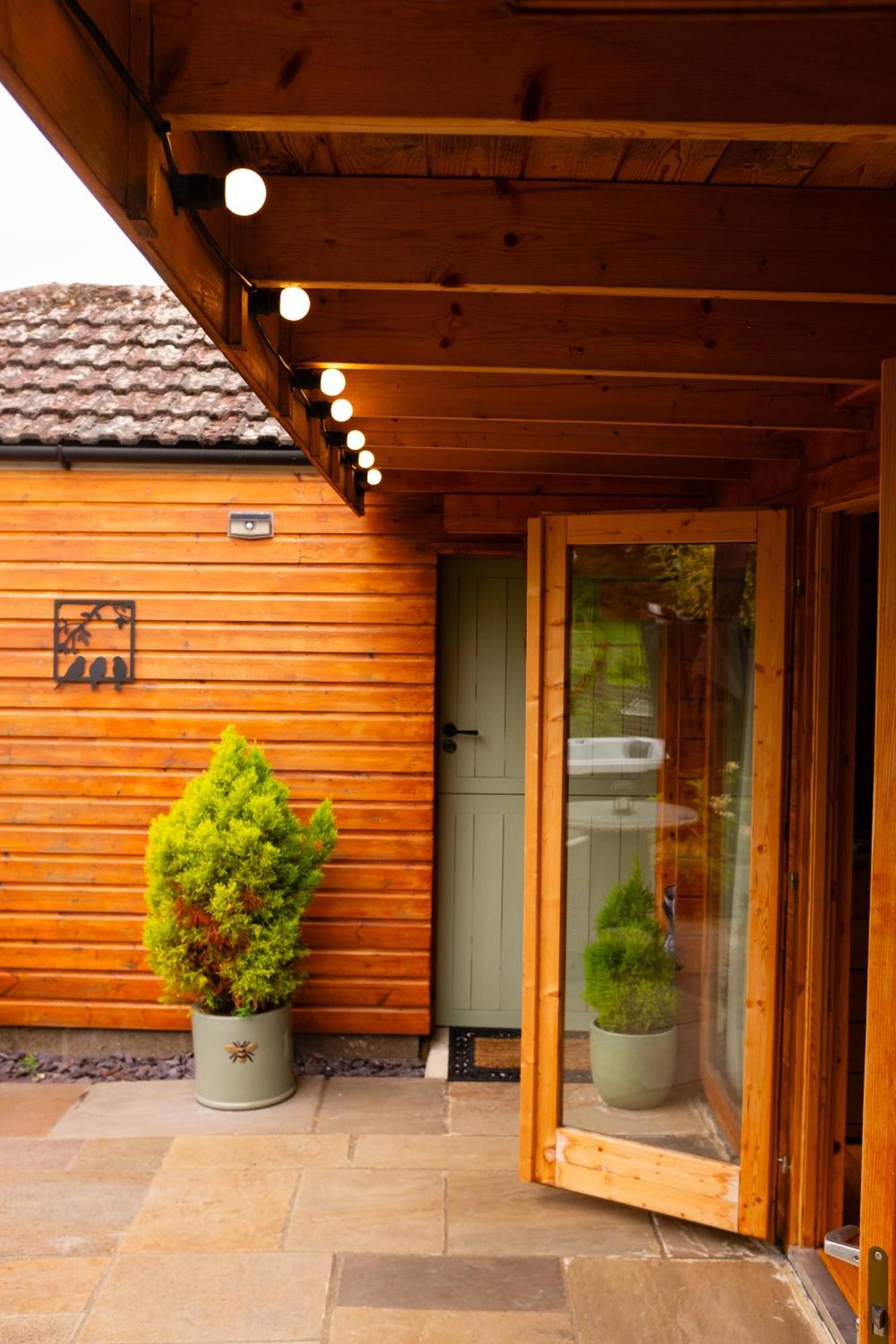 奇彭纳姆Moors Wood Relaxing ,Tranquil Retreat With Hot Tub别墅 外观 照片