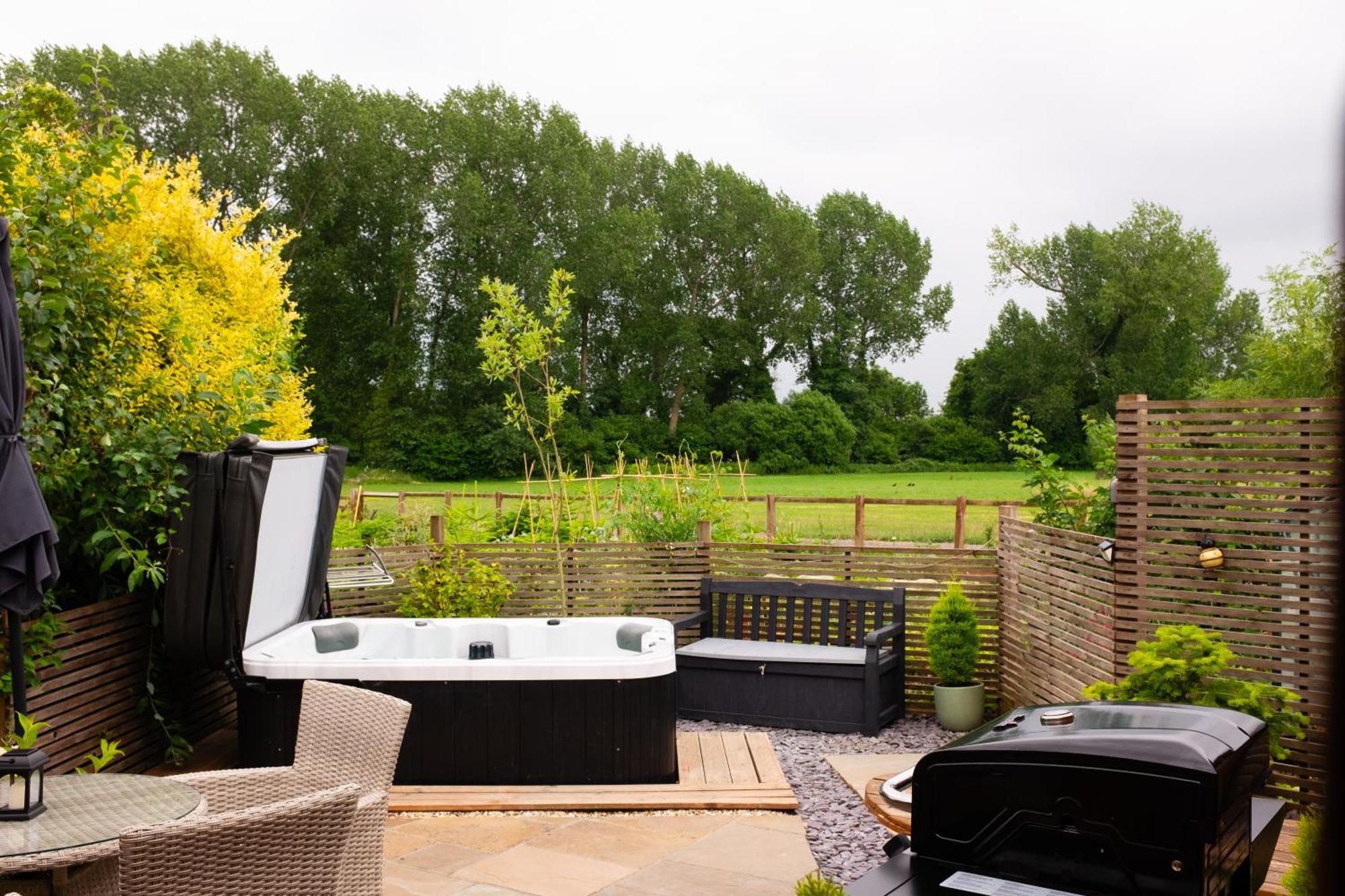 奇彭纳姆Moors Wood Relaxing ,Tranquil Retreat With Hot Tub别墅 外观 照片
