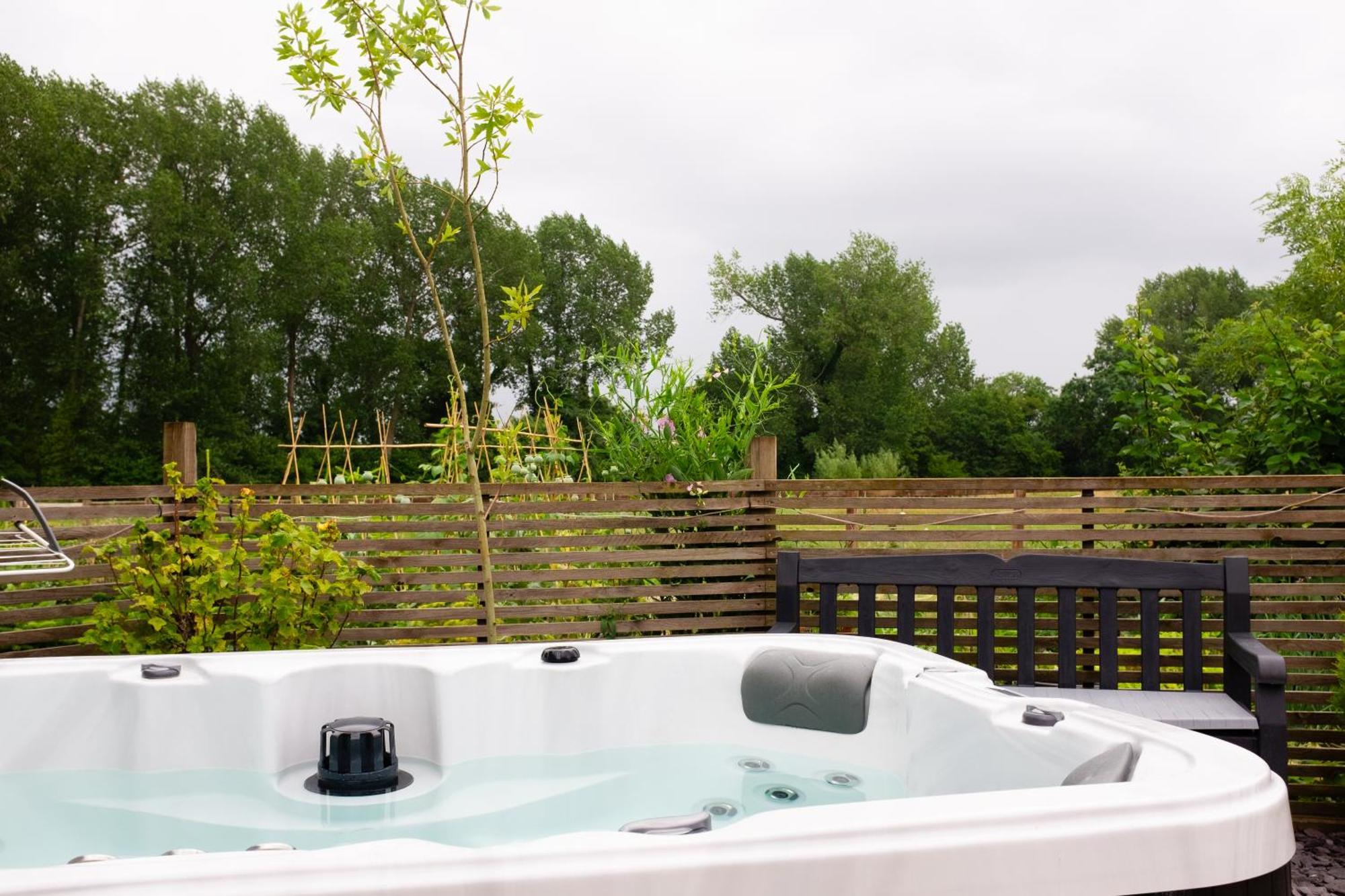 奇彭纳姆Moors Wood Relaxing ,Tranquil Retreat With Hot Tub别墅 外观 照片